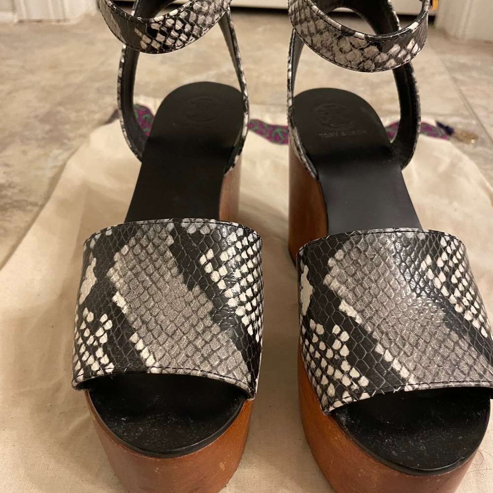 Tory Burch Camila Sandals